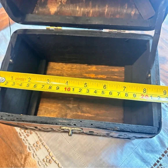 Woven wicker wooden Storage Chest box - read - Picture 5 of 10